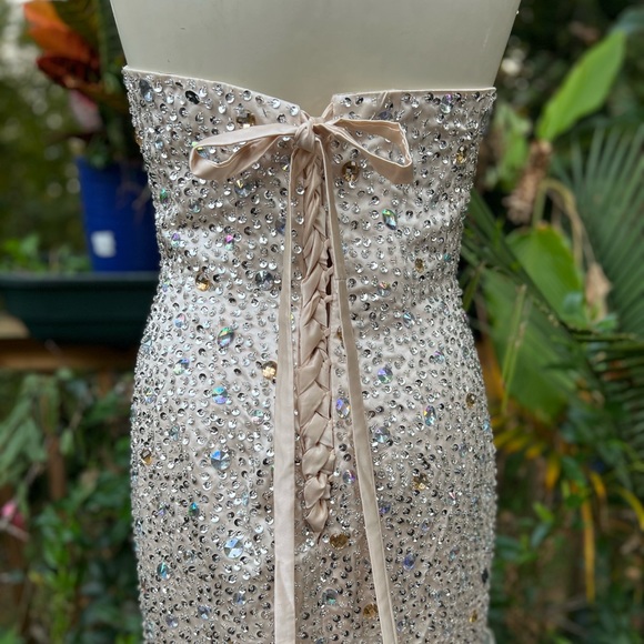 Wedding Gown - Picture 3 of 8